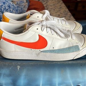 Women’s Nike sneakers
